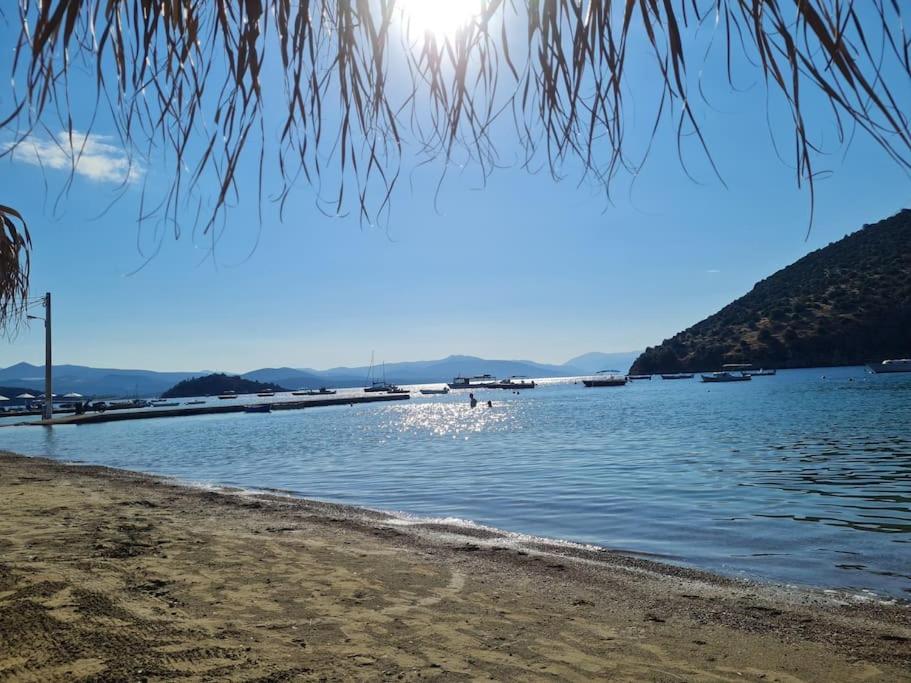 Big Apartment On The Beach Tolo Luaran gambar